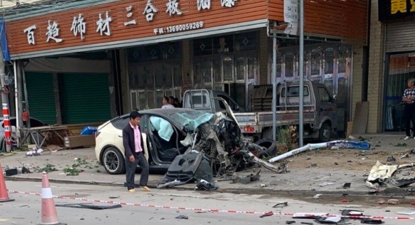 特斯拉事故的两大问题:EDR数据能被篡改吗?「刹车失灵」的概率有多大?