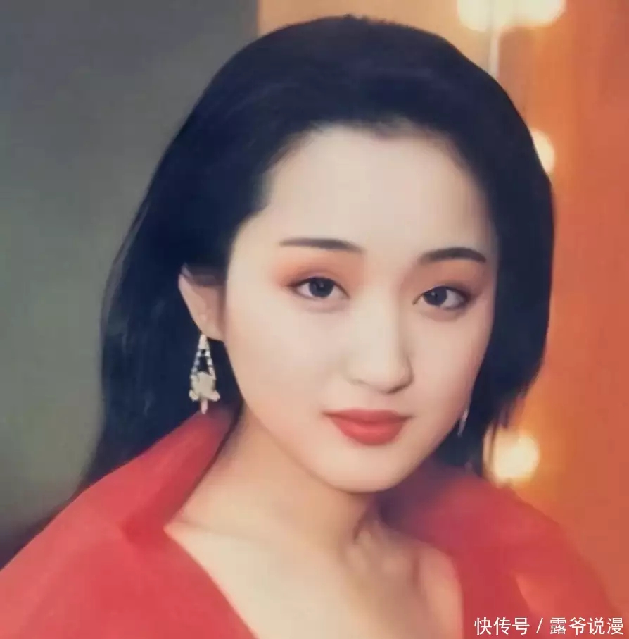 黄日华否认他将与关宝慧复婚,澄清他们只是十多年的朋友