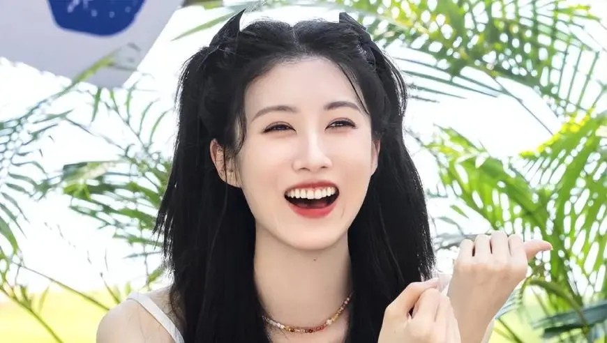 大河之水：郑天酬悄悄给晓星买球拍，看见价钱反应超暖心