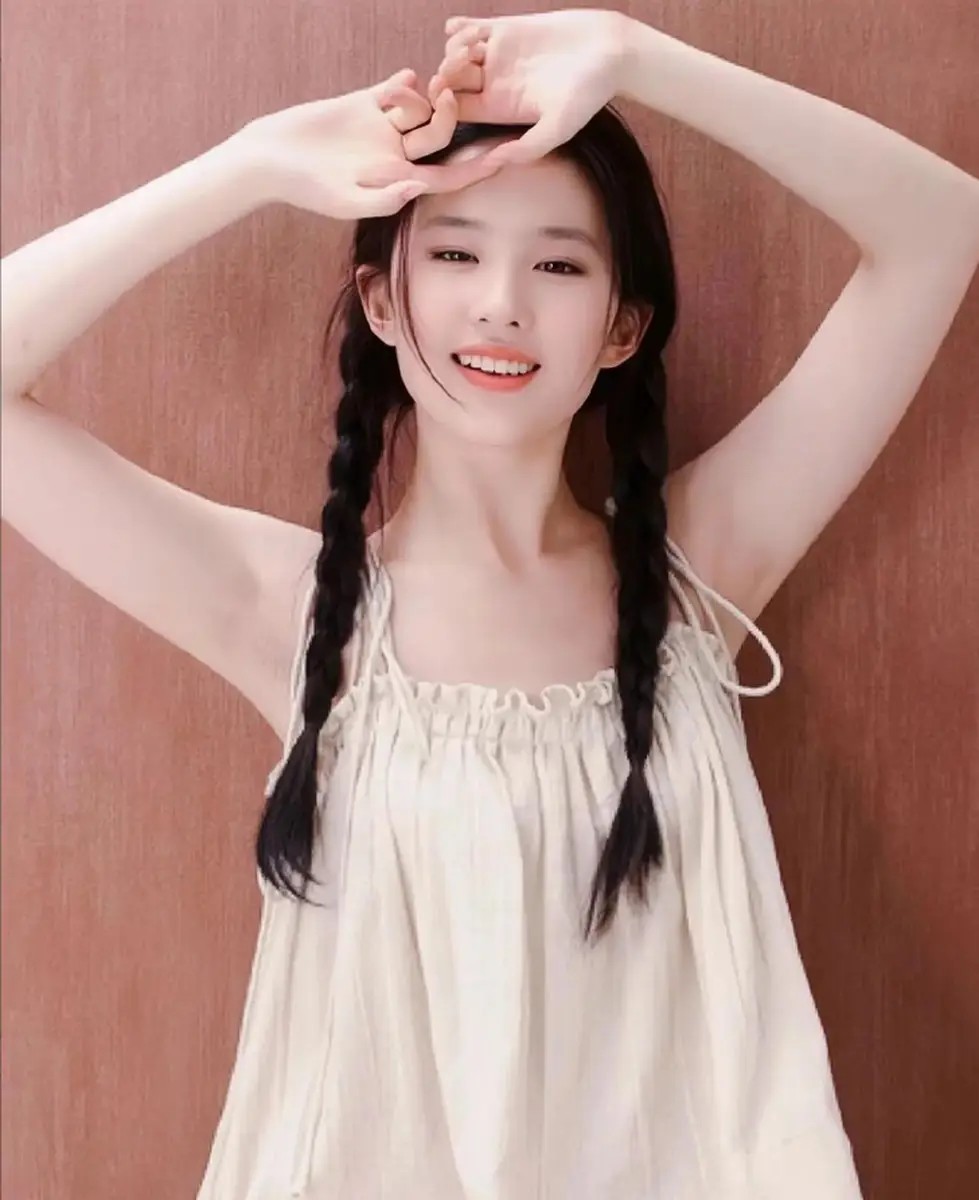 陈都灵给温峥嵘递扇子,戏里戏外母女情深引热议