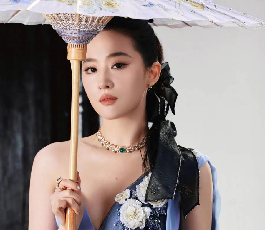 他们都是明星姐弟恋夫妻,非常登对!妻子红得早,丈夫演技强!
