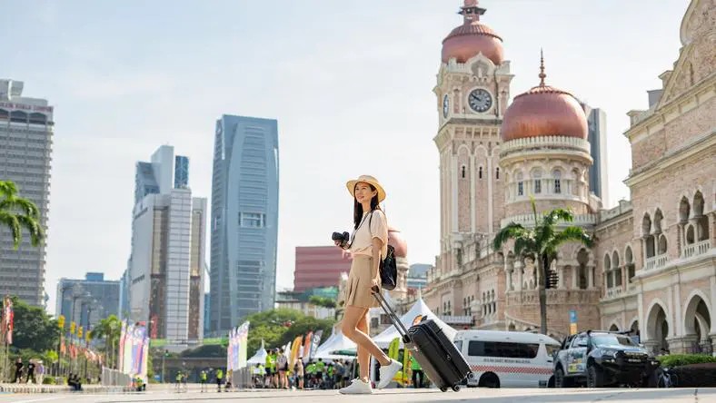 林俊杰与潘玮柏 20 年首同台,喊话下一个 20 年再聚:你露腹肌,我随时来